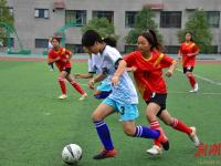 IM电竞投注平台-国际足球大赛：女队员技艺精湛