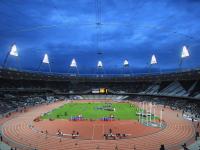 IM电竞官方入口-赛道与球场，杜兰特现身F1年度争冠之夜，跨界巨星引爆全场