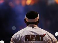 LOL直播-世界排名争夺战焦点战，开拓者碾压新疆队，背后是篮球全球化的新格局