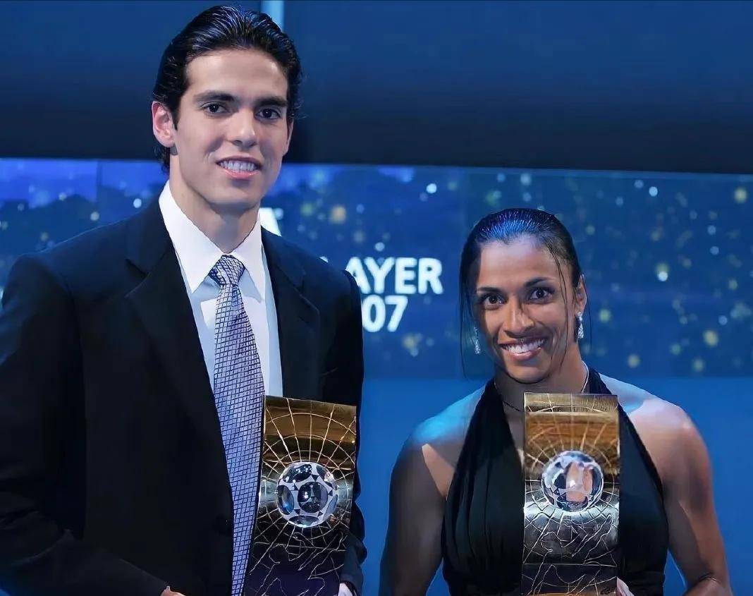 巴西传奇球星领衔队伍重回巅峰