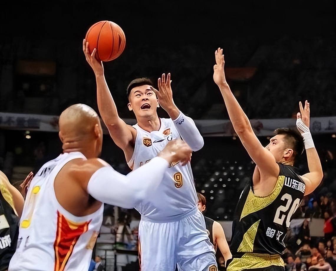 上海男篮连胜收官,整体实力有所提升 上海男篮连胜收官,整体实力有所提升