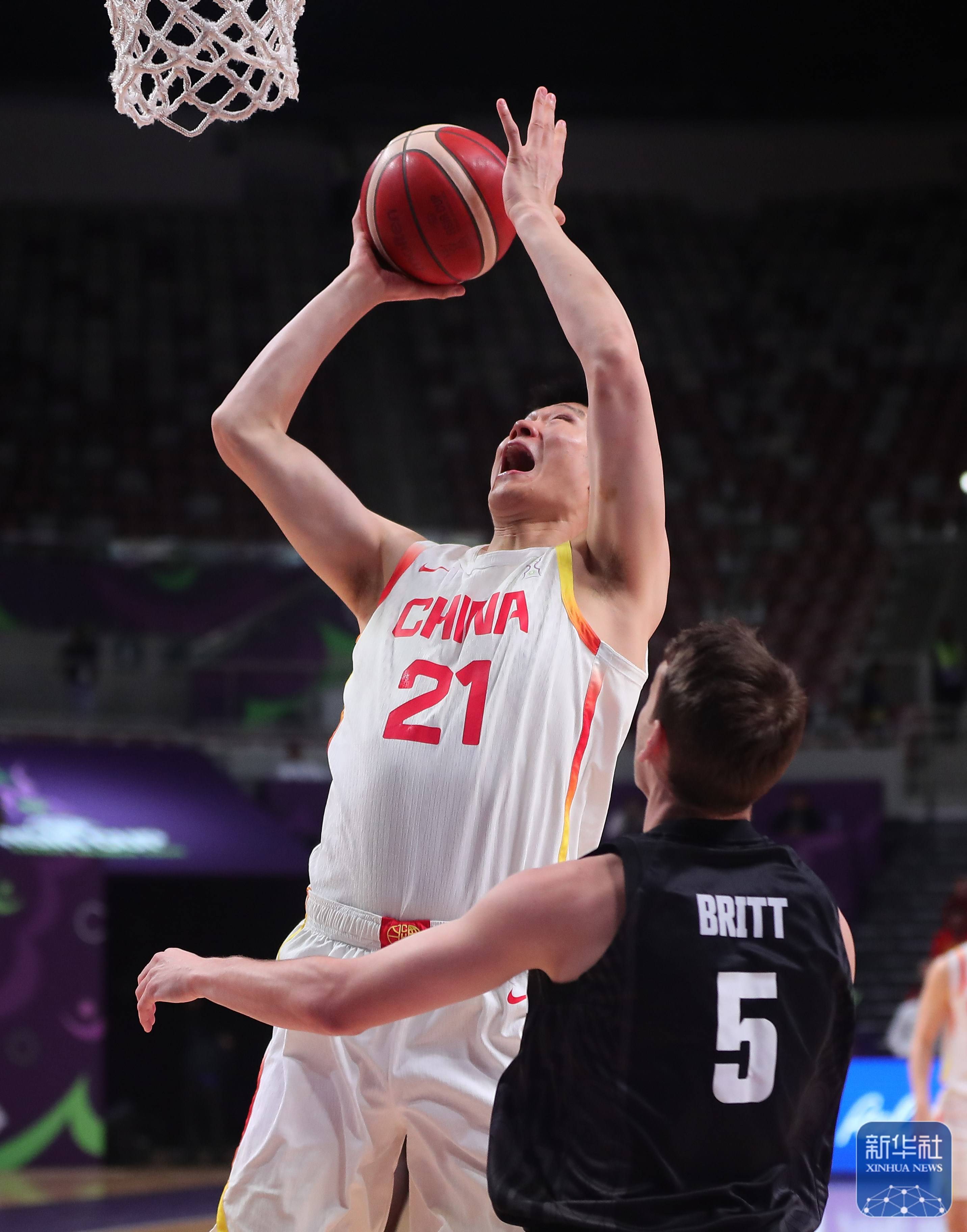 亚洲球员在比赛中展现出色技术