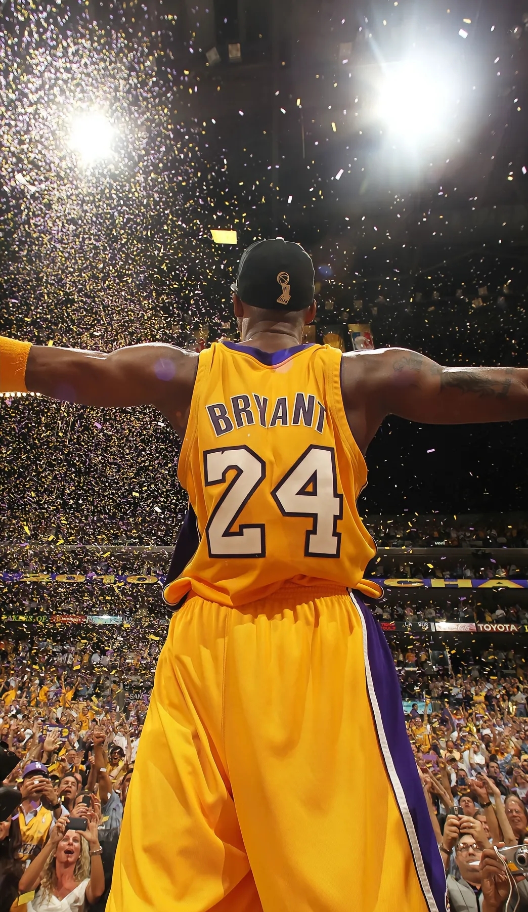 NBA传奇球星回首旧日辉煌，重温巅峰时刻