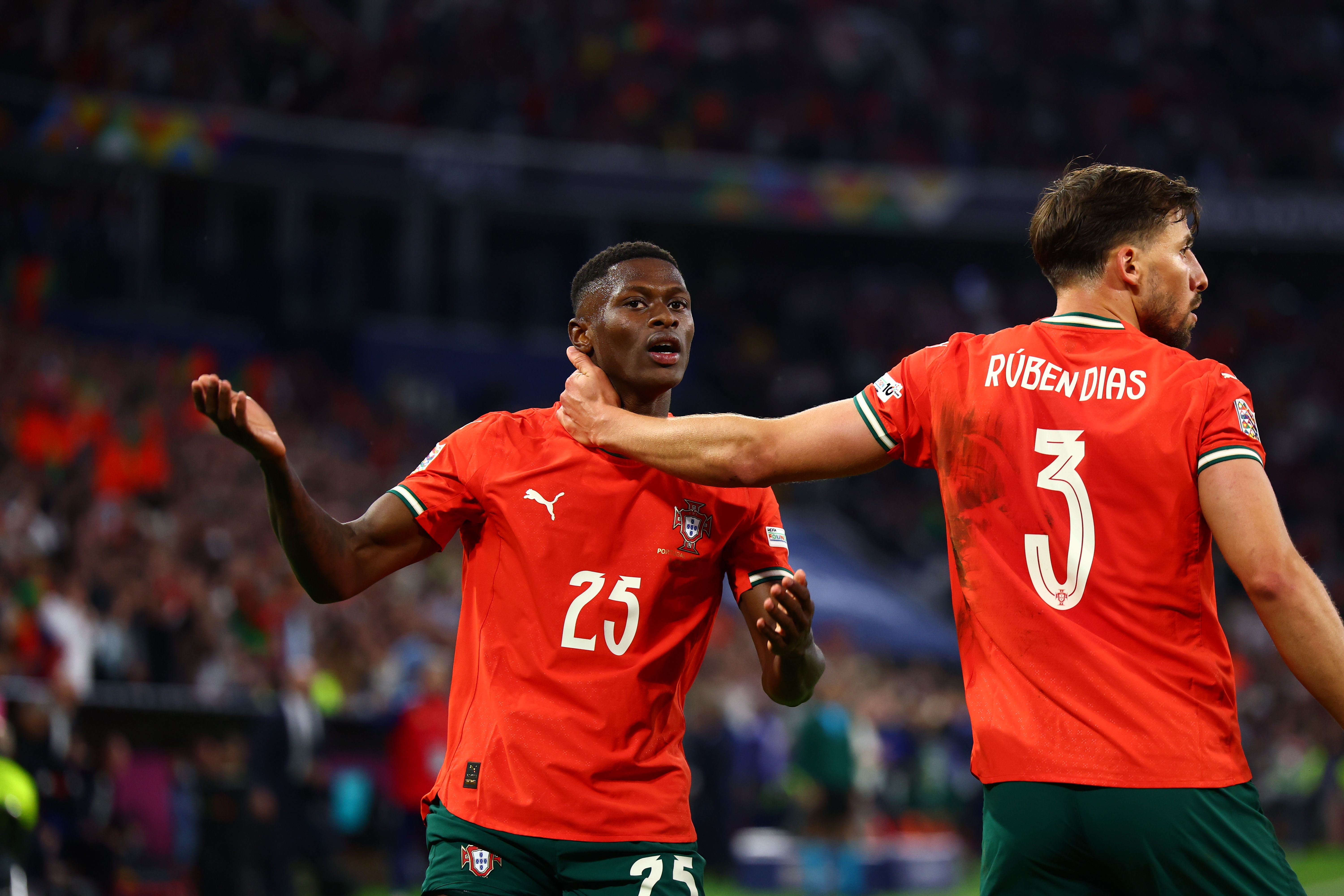 关于葡萄牙力克卢森堡,继续领先小组的信息 关于葡萄牙力克卢森堡,继续领先小组的信息