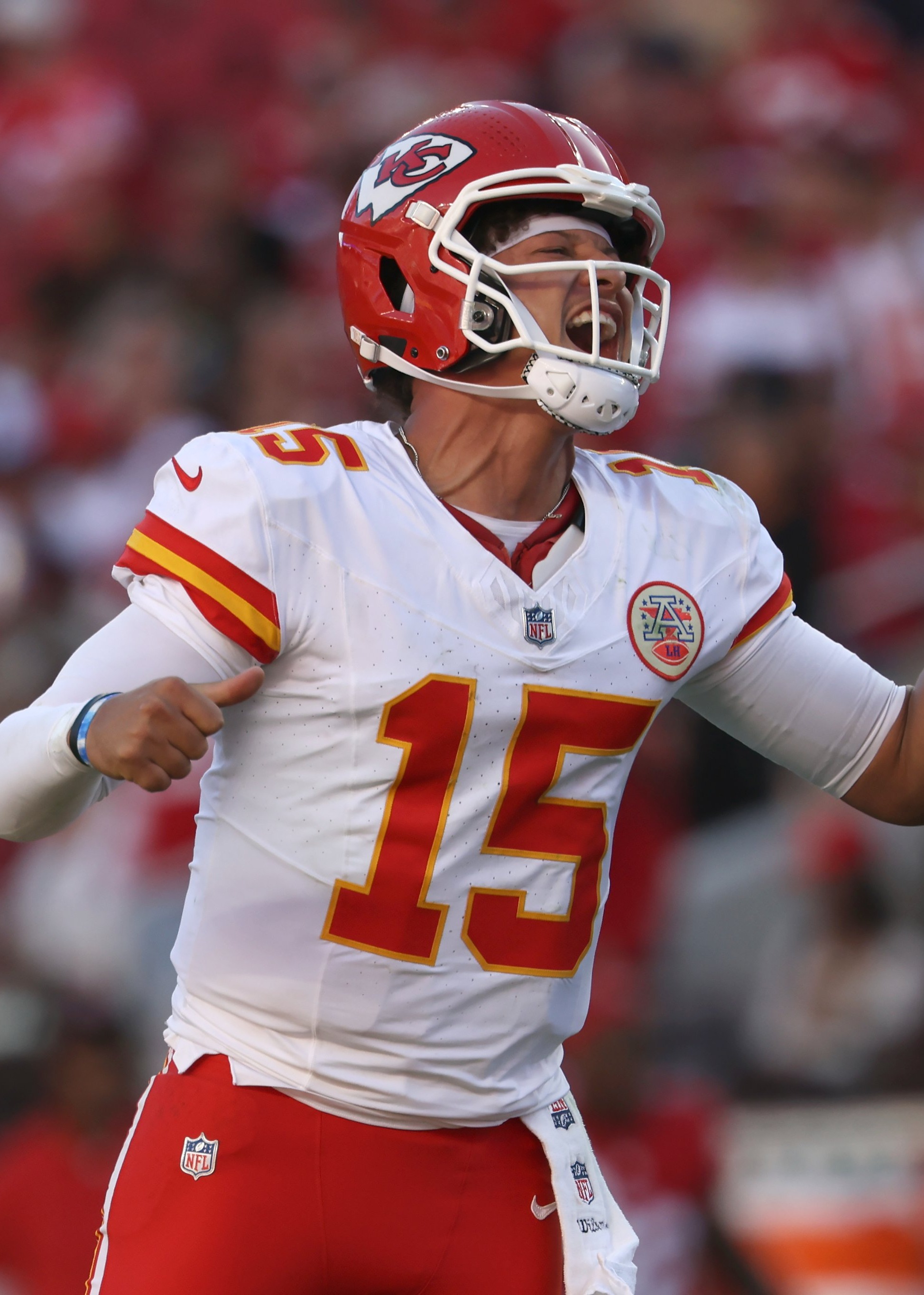 阿联酋击剑选手在个人项目中晋级