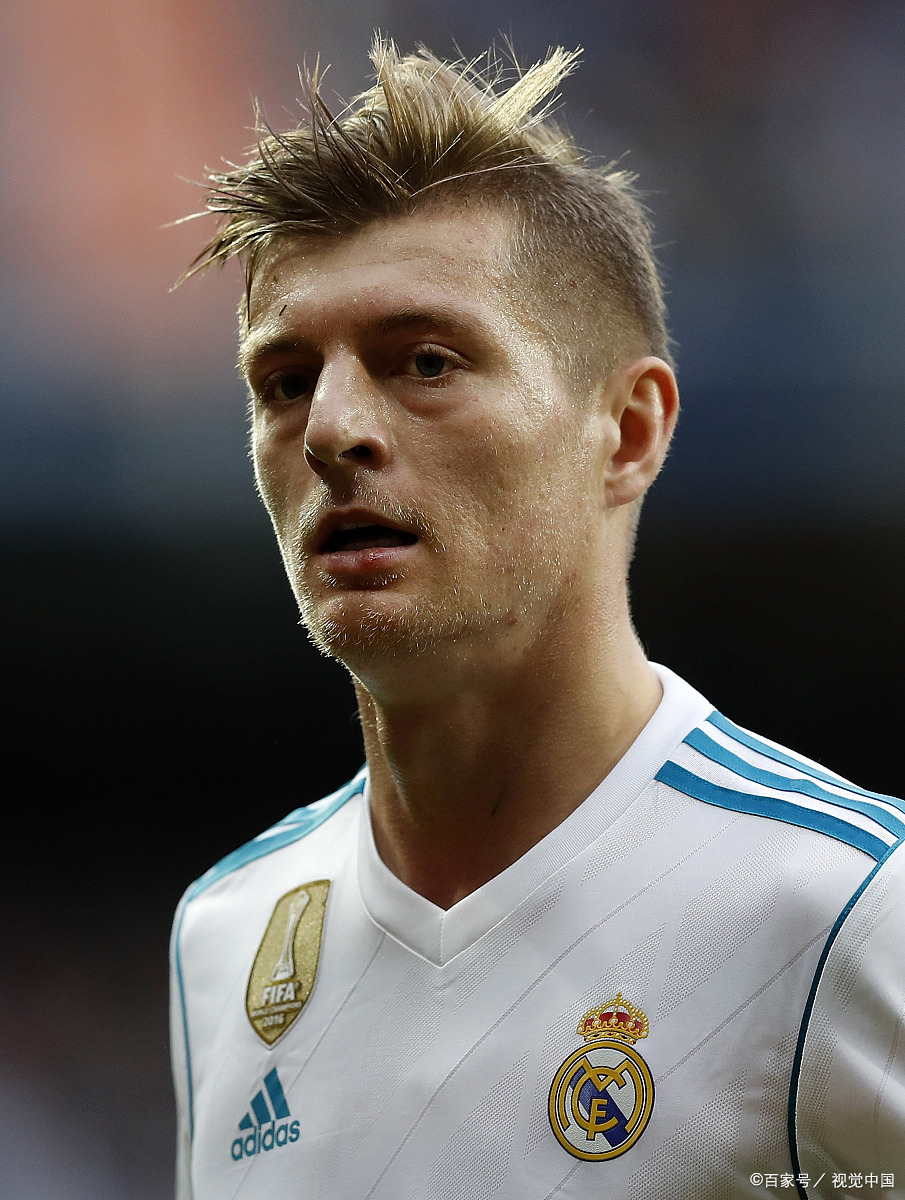 包含瑞典爆冷那不勒斯，范佩西制霸全场的词条