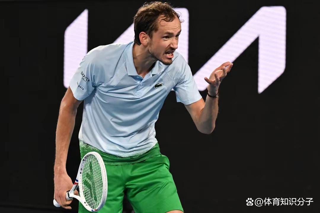 包含世界网球队完胜英国网球队，梅德韦杰夫打破历史纪录的词条