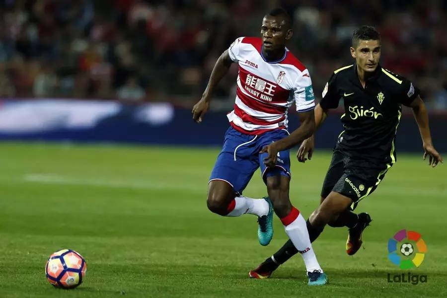 包含格拉纳达主场告捷，与保级区拉开差距！的词条