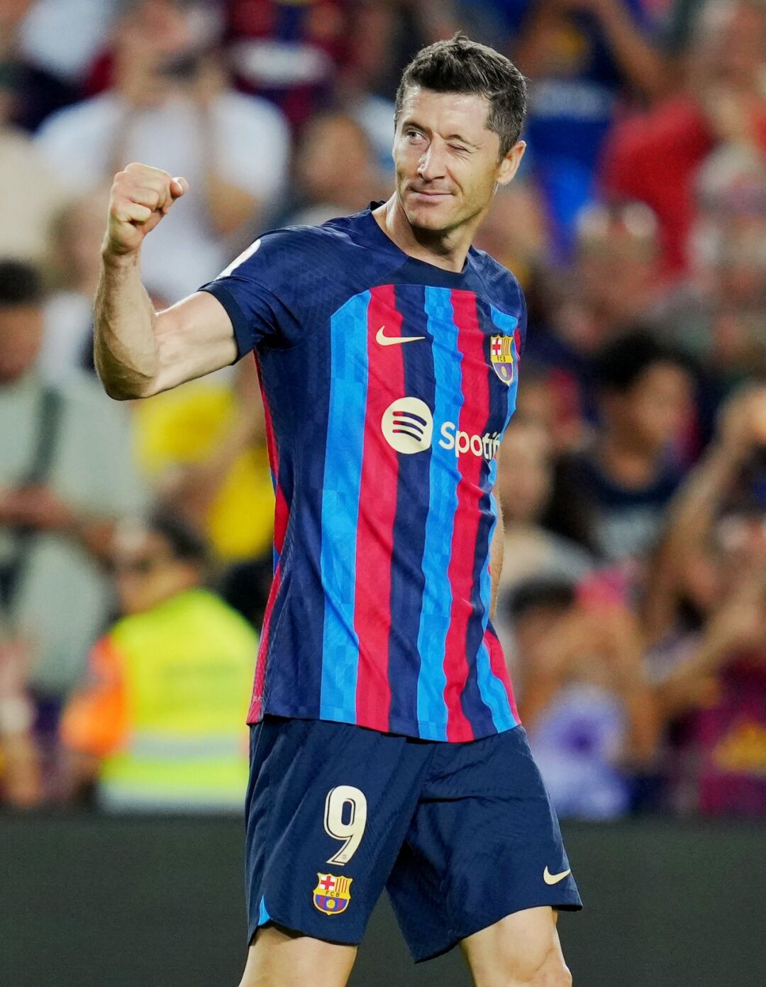 西班牙碾压英格兰，莱万高光表现的简单介绍