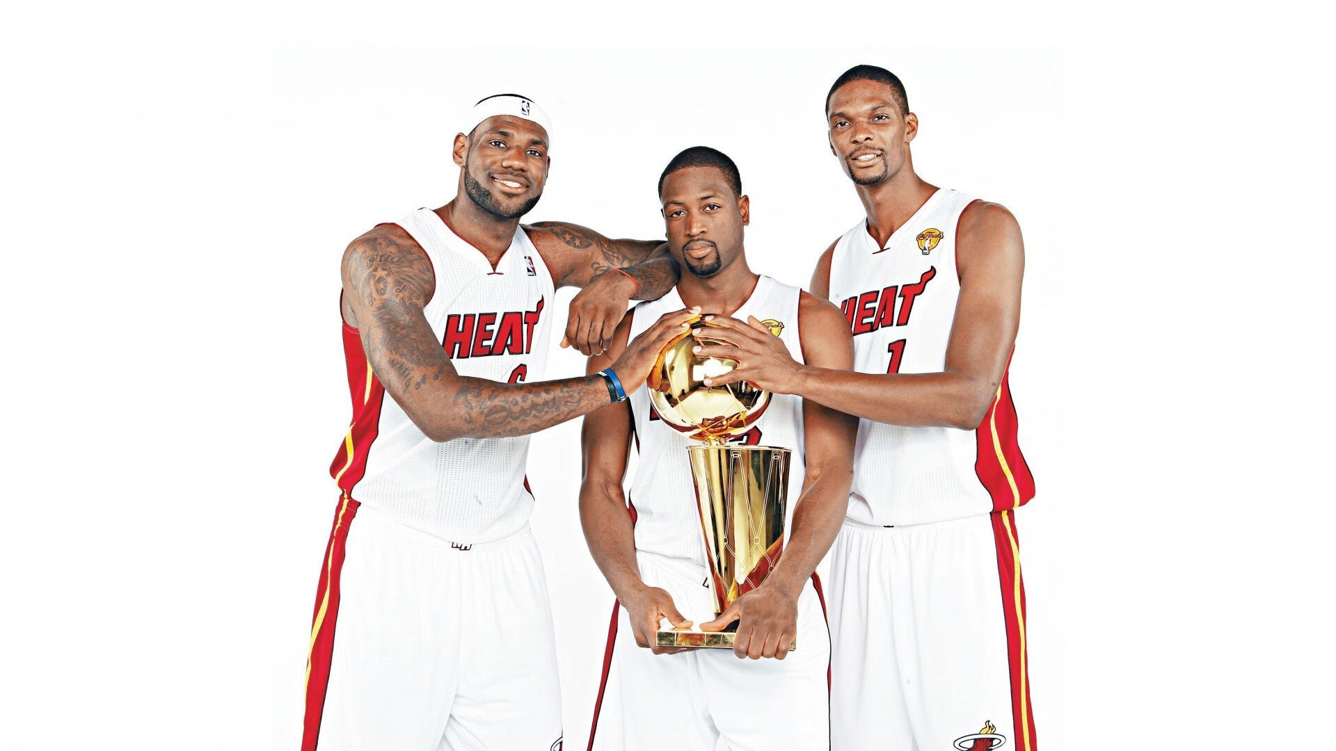 摩纳哥奇迹再现，阿圭罗在F1新赛季揭幕战接管比赛，掀翻葡萄牙强敌