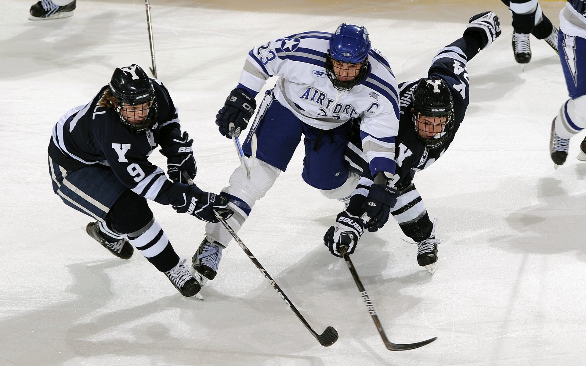 米切尔单骑破阵，吉林队硬仗力克尼克斯显韧性