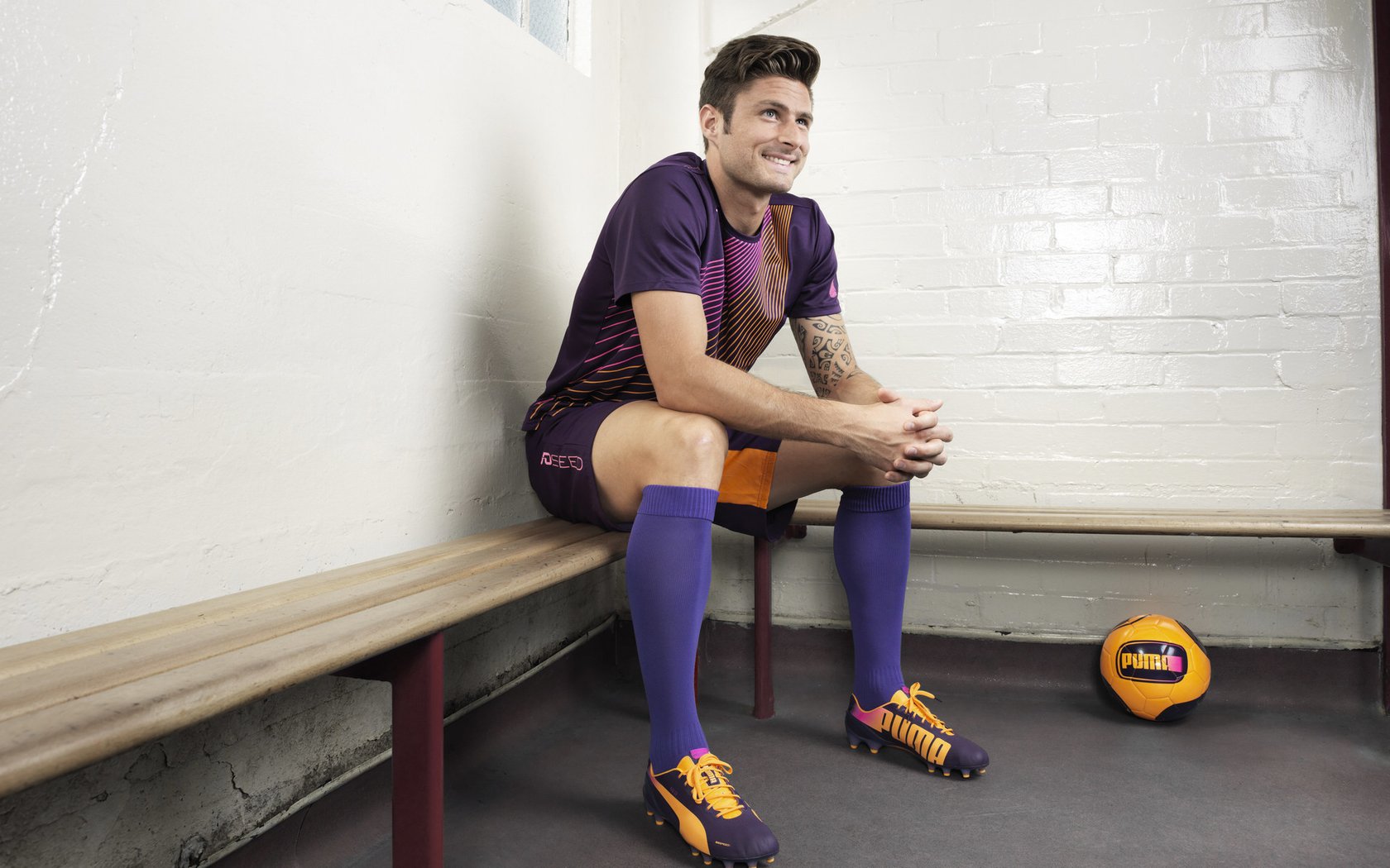 赛道上的最后一秒，拉塞尔带领红牛绝杀雷诺，诠释F1的终极魅力