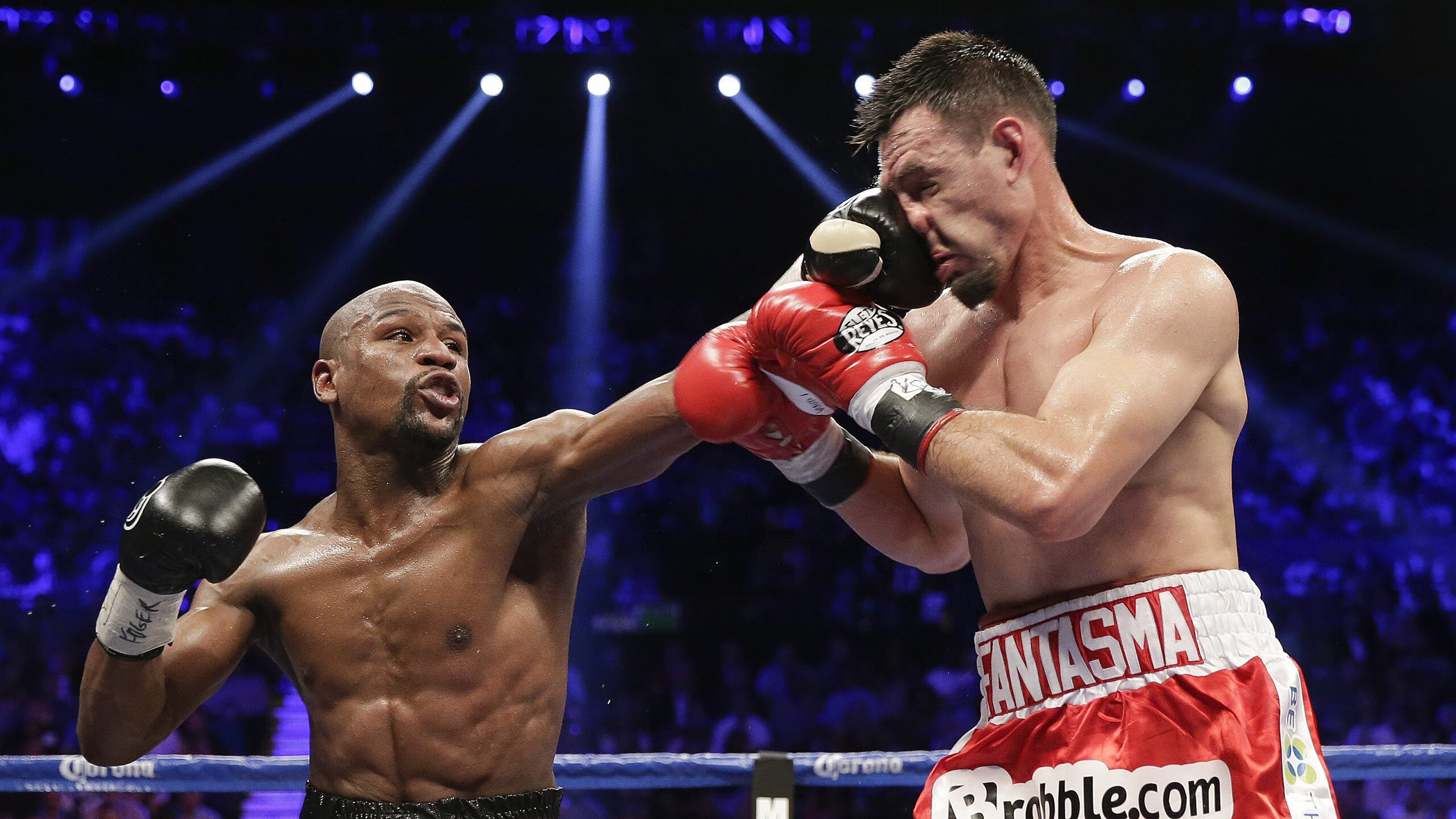 绝地反击!拉塞尔关键制胜助雷诺车队逆转阿斯顿马丁